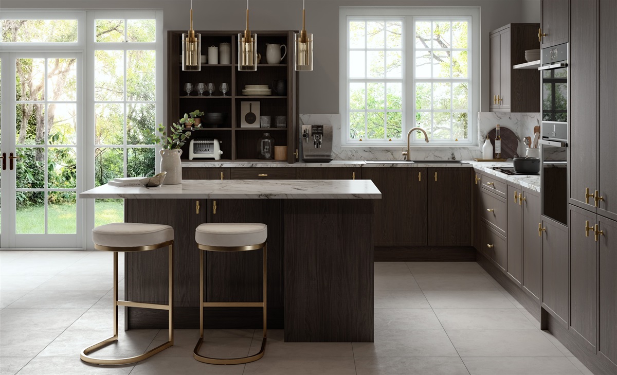 simple and refined design, the plain shaker’s appeal comes from it’s understated elegance, with a touch of character.